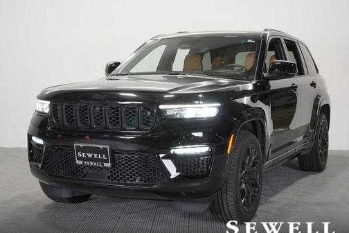 2022 Jeep Grand Cherokee Summit
