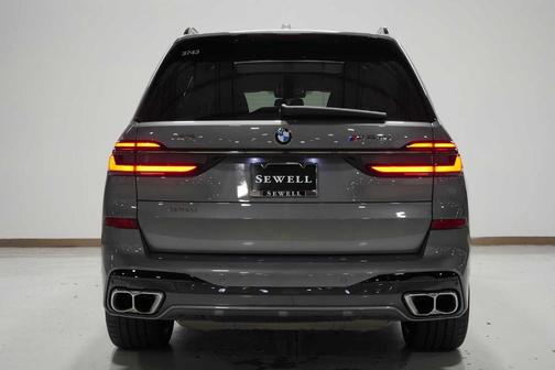 2025 BMW X7 M60i
