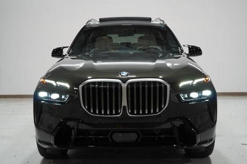 2024 BMW X7 M60i