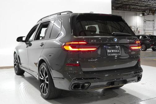 2024 BMW X7 M60i