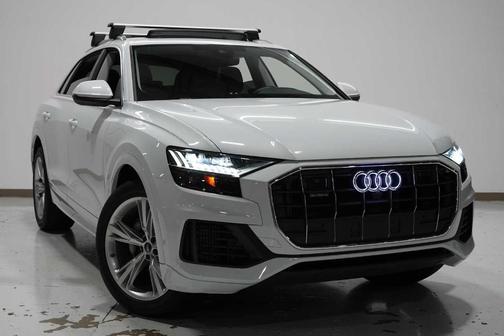 2023 Audi Q8 Premium