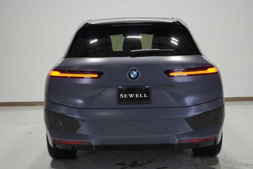 2025 BMW iX M60