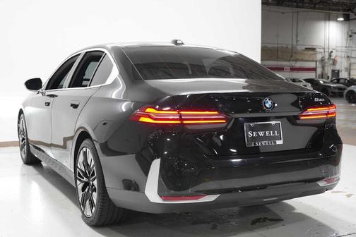 2024 BMW 530 i
