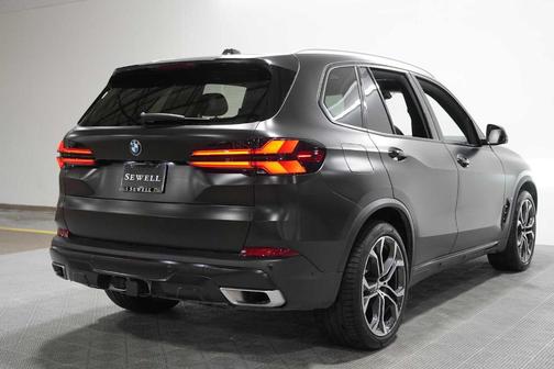 Black Sapphire Metallic 2024 BMW X5 sDrive40i