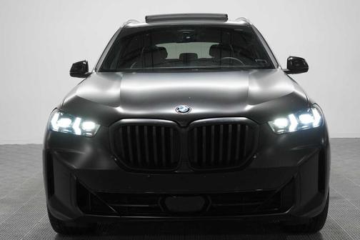 Black Sapphire Metallic 2024 BMW X5 sDrive40i
