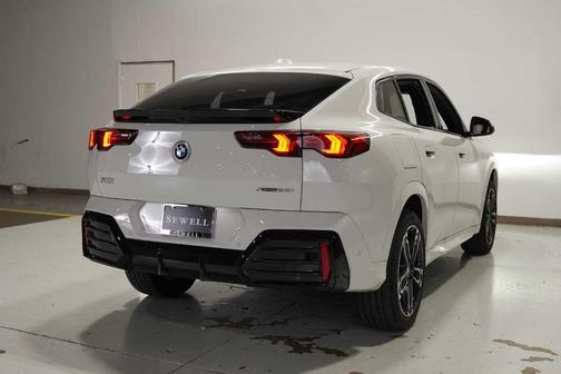 2025 BMW X2 xDrive28i