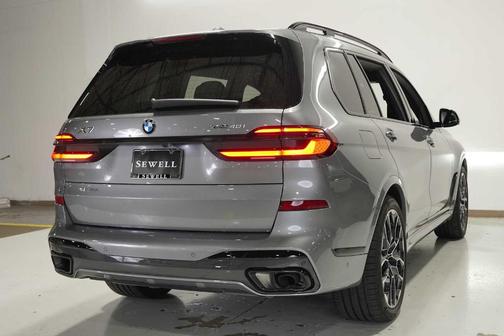 2025 BMW X7 xDrive40i