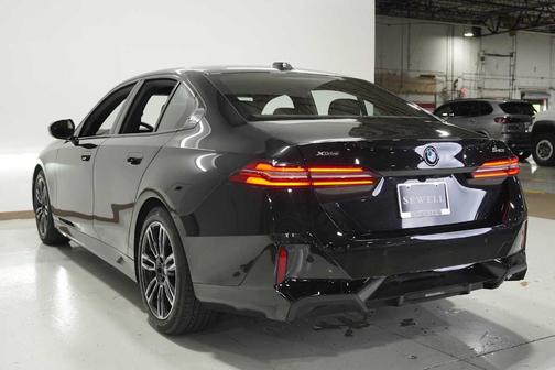 2025 BMW 540 i xDrive