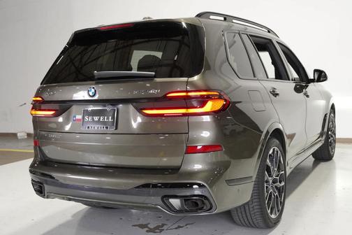 2025 BMW X7 xDrive40i