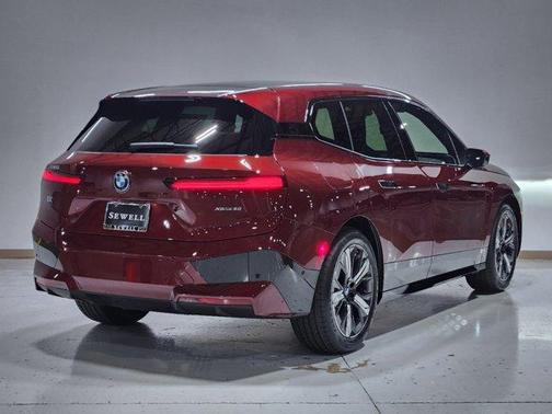 2025 BMW iX xDrive50