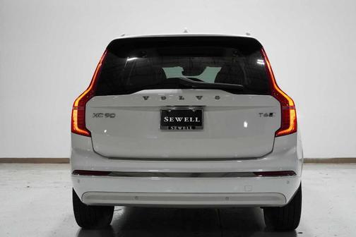 2022 Volvo XC90 T6 Inscription 7 Passenger