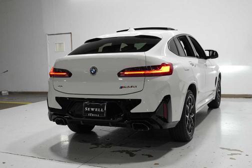 2025 BMW X4 M40i