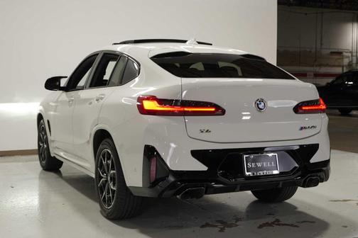 2025 BMW X4 M40i
