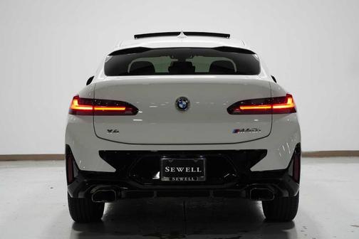 2025 BMW X4 M40i