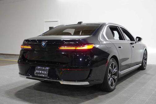 Carbon Black Metallic 2023 BMW i7 xDrive60