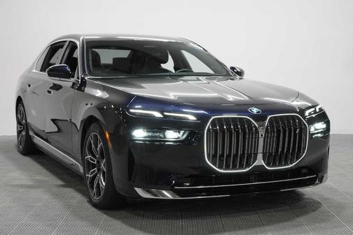 Carbon Black Metallic 2023 BMW i7 xDrive60