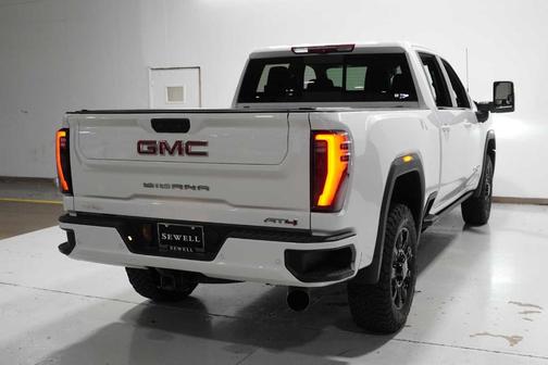 2025 GMC Sierra 2500 AT4