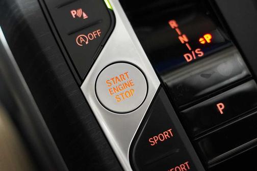 2025 BMW 330 i xDrive