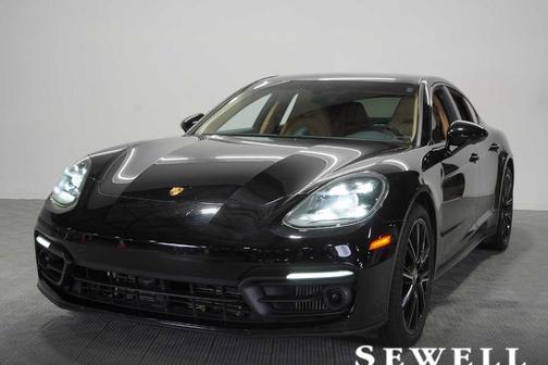 Jet Black Metallic 2022 Porsche Panamera