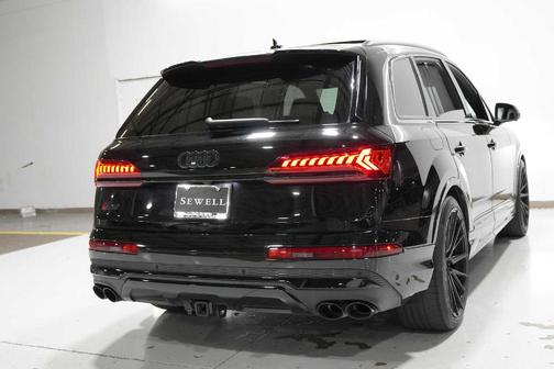 2023 Audi SQ7 4.0T Premium Plus