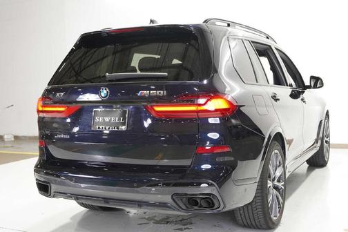 2022 BMW X7 M50i