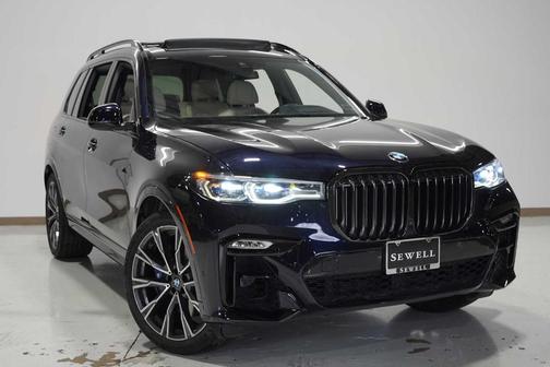 2022 BMW X7 M50i