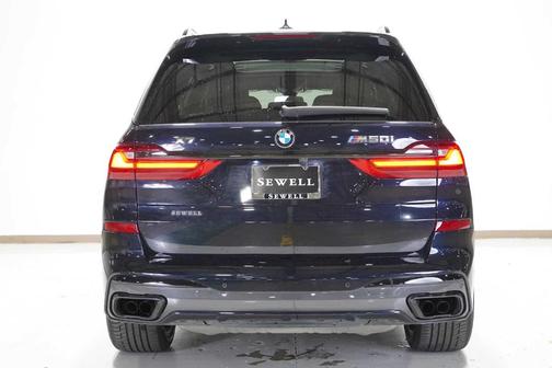 2022 BMW X7 M50i