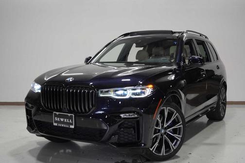 2022 BMW X7 M50i