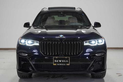 2022 BMW X7 M50i