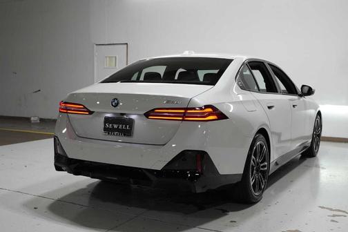 2025 BMW 530 i