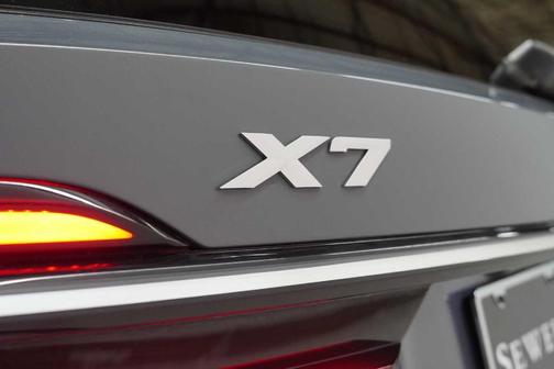 2025 BMW X7 xDrive40i