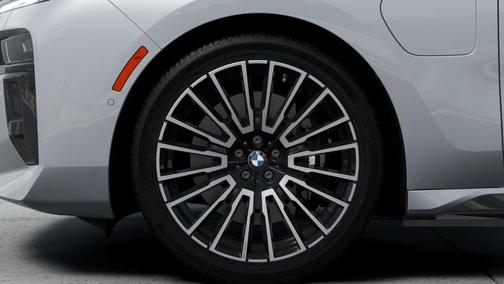 2026 BMW 750e xDrive