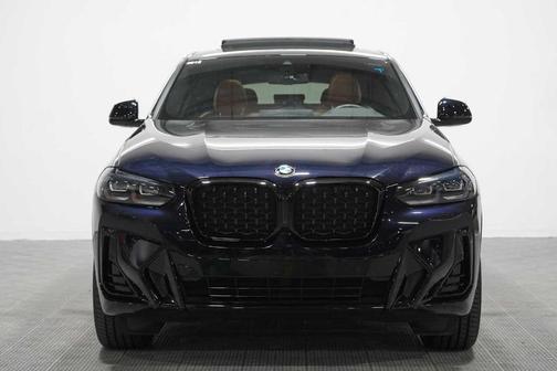 Carbon Black Metallic 2025 BMW X4 xDrive30i