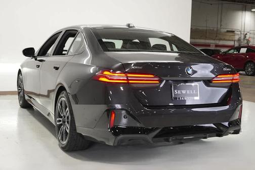 2026 BMW 530 i xDrive