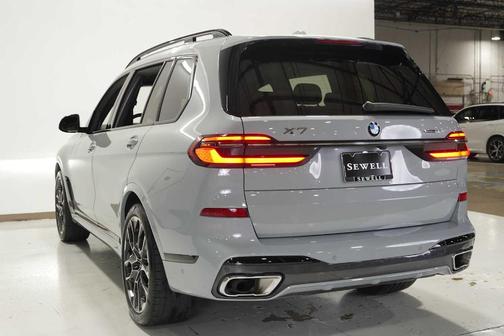 2023 BMW X7 xDrive40i