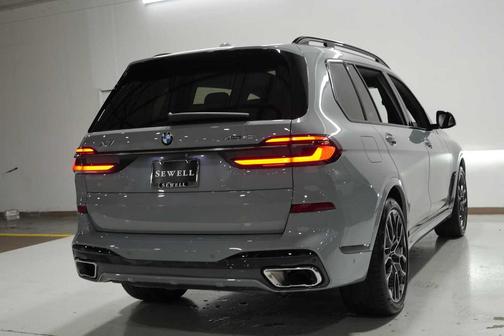 2023 BMW X7 xDrive40i