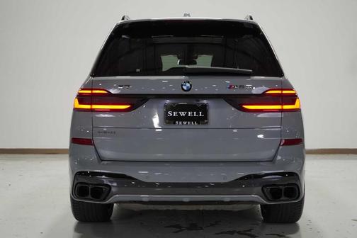 2024 BMW X7 M60i