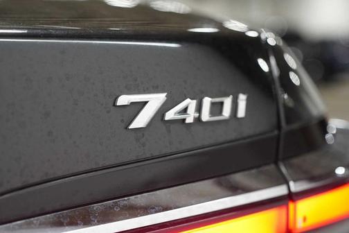 2025 BMW 740 i xDrive