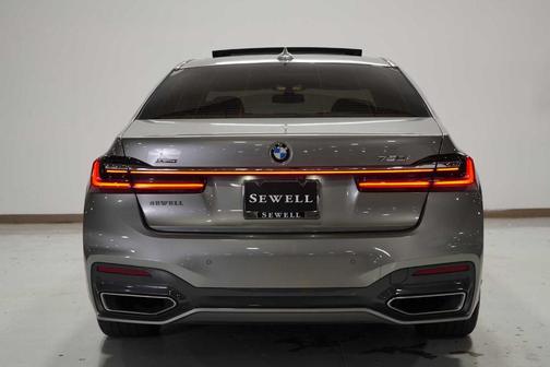 2022 BMW 750 i xDrive