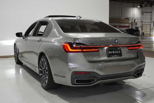 2022 BMW 750 i xDrive