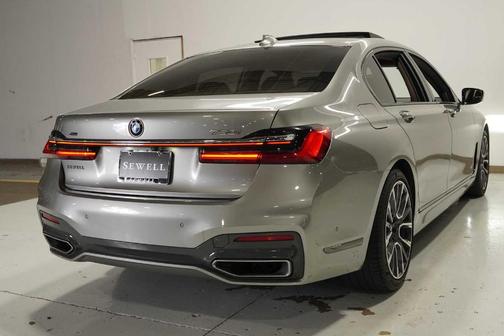 2022 BMW 750 i xDrive