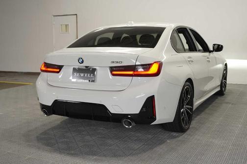 2023 BMW 330 i