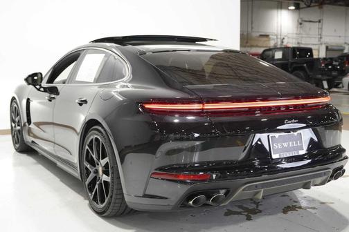 2025 Porsche Panamera Turbo