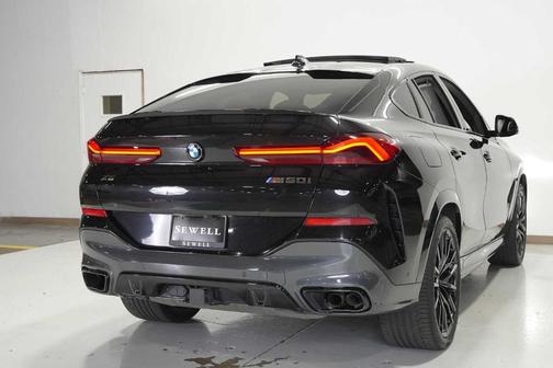 2022 BMW X6 M50i