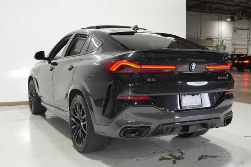 2022 BMW X6 M50i
