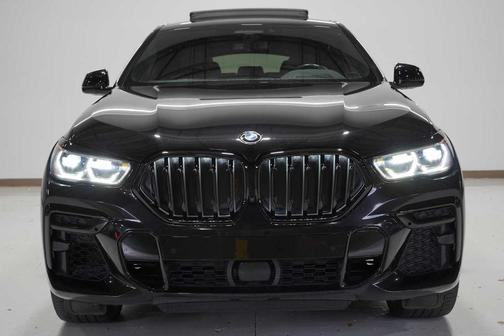 2022 BMW X6 M50i