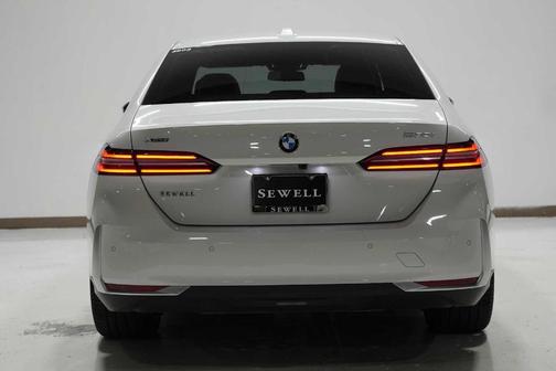 2025 BMW 530 i xDrive