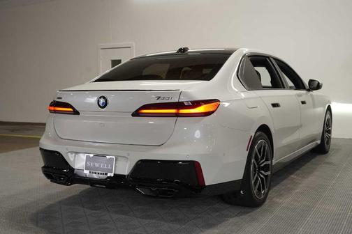 2024 BMW 760 760i xDrive