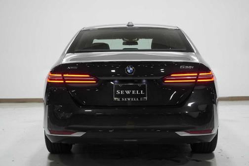 2025 BMW 530 i xDrive