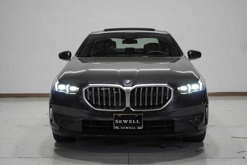 2025 BMW 530 i xDrive